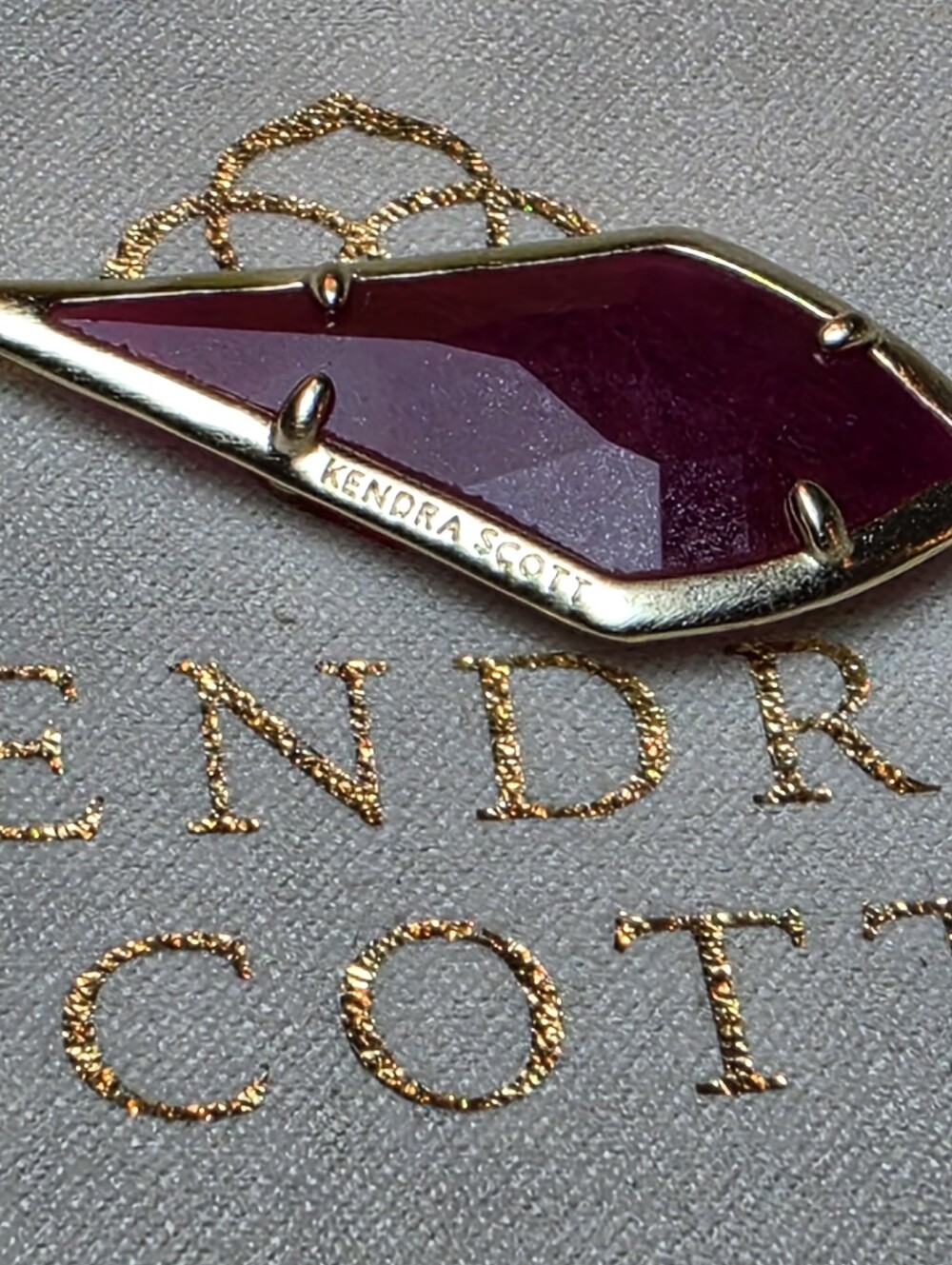 Kendra Scott Olivia Maroon Burgundy Gold Tone Elongated Drop Earrings Dangle - Picture 4 of 5